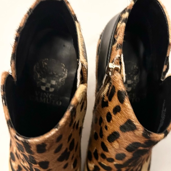 Vince Camuto Animal Print Calf Hair Booties NEW - Picture 3 of 7
